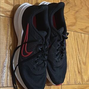 Nike worn once Black and Red Athletic Shoes Classic